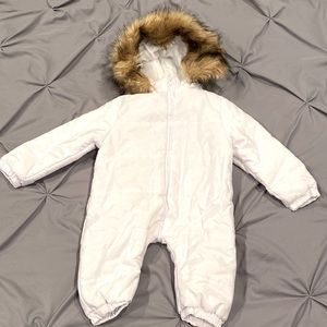 Cute snow onesie! Like new. Never worn. 12 months